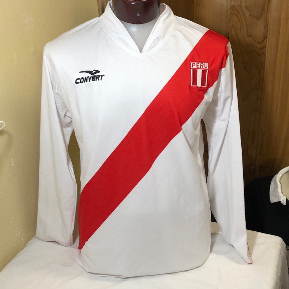 Convert Peru Athletic Shirt